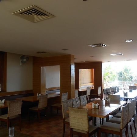 Jade Beach Resort Tirupporur Exterior photo
